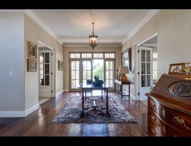 5 BEDROOM FREEHOLD FOR SALE IN CHARTWELL